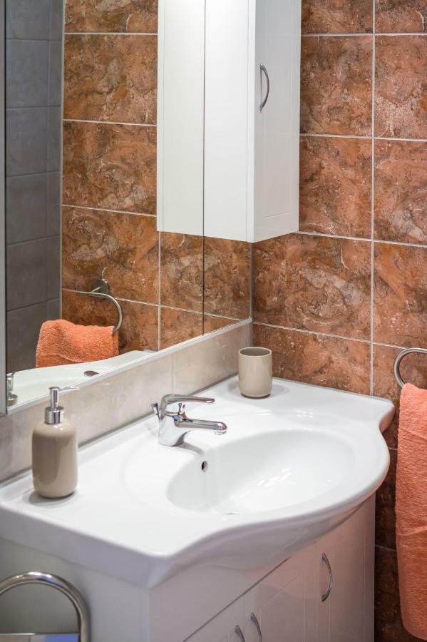 נוביגראד דאלמטיה Apartman Nino מראה חיצוני תמונה
